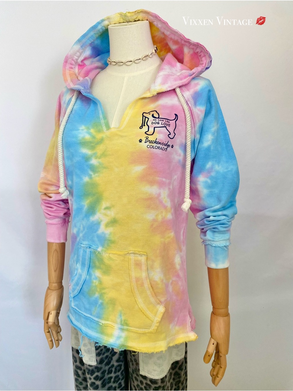 TIE DYE BRECKENRIDGE, COLORADO 'NO LOVE LIKE DOG LOVE' PULLOVER V-NECK HOODIE